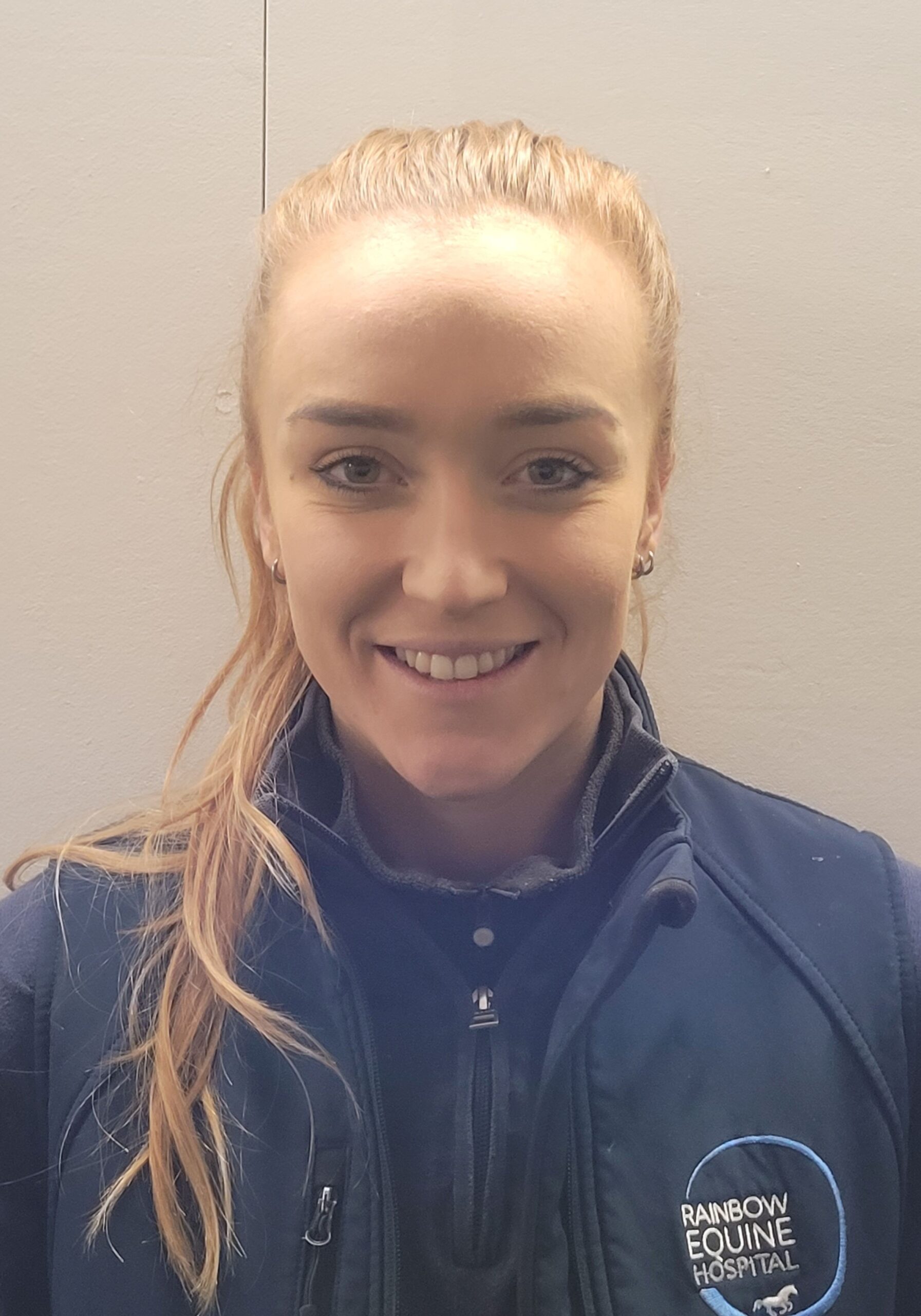 Ambo vet - Emily elcock